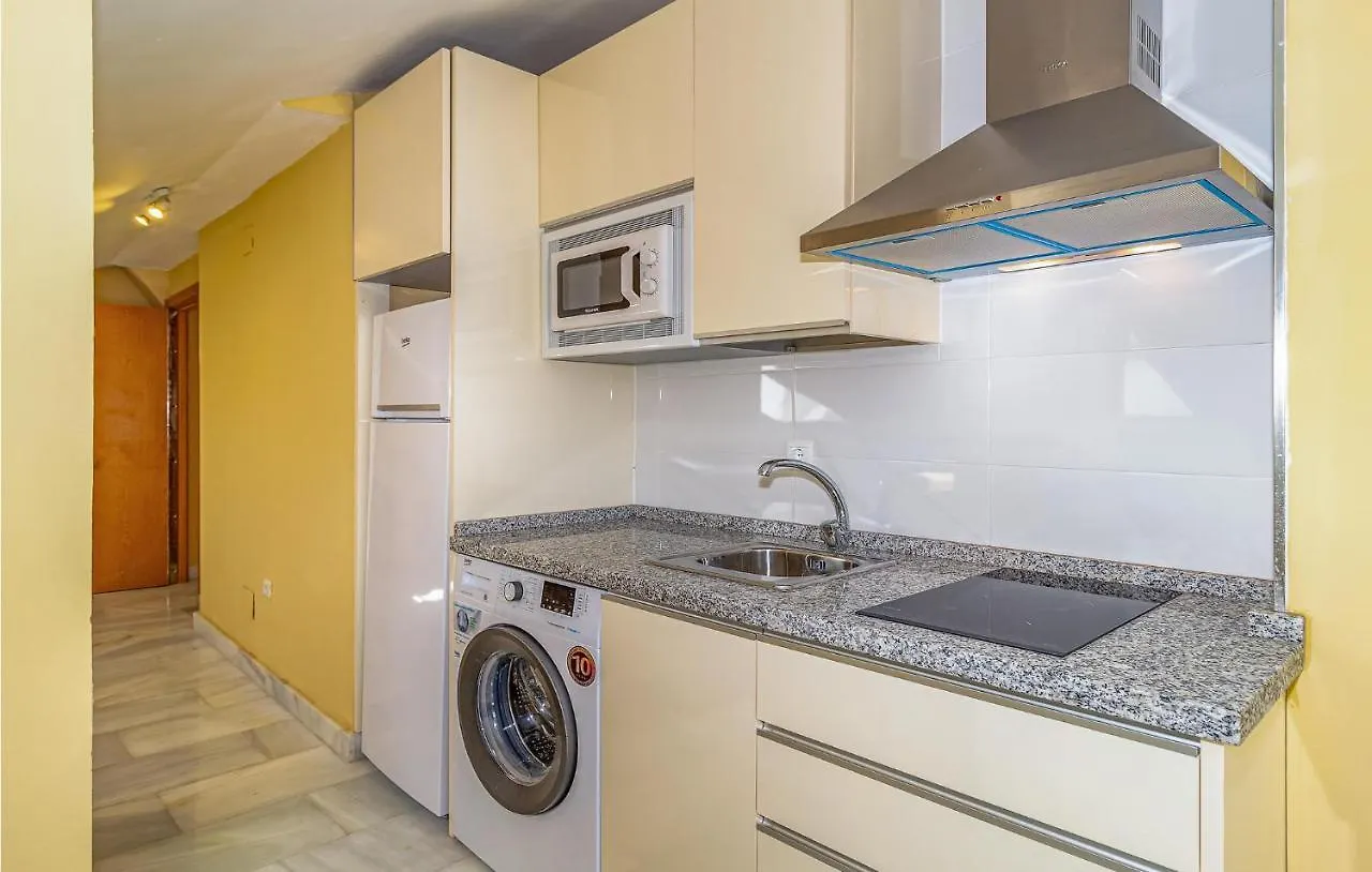 Cozy Apartment In Malaga With Kitchen